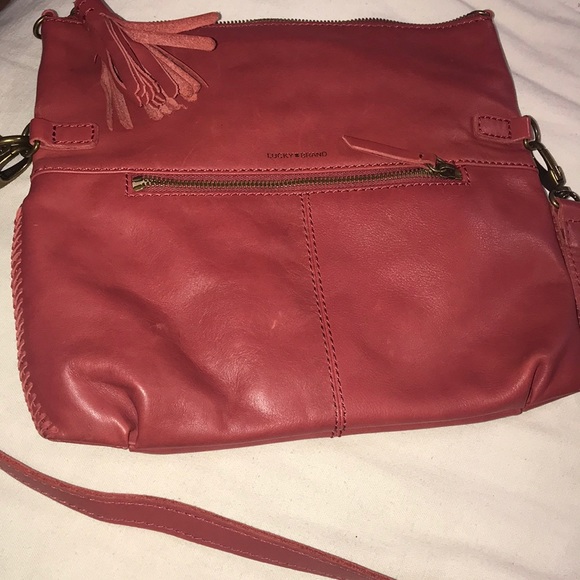 👛Lucky Brand Genuine Leather Red Crossbody - Picture 2 of 5